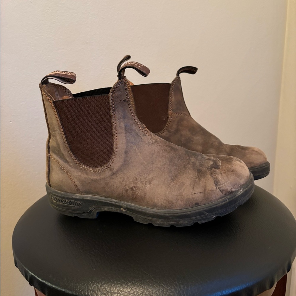 Blundstone Women’s 585 Chelsea Boots- Rustic Brown Size 7.5